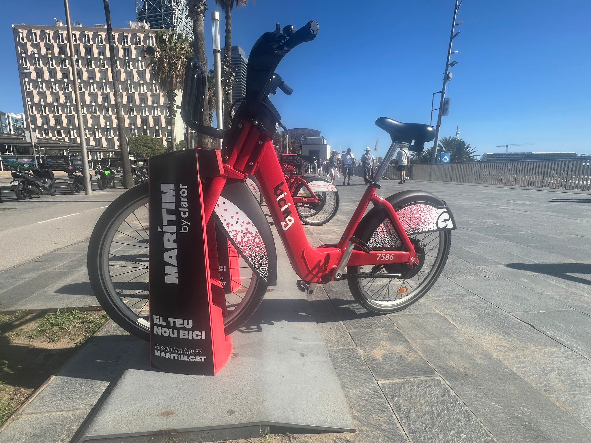 Anclaje de Bicing brandeado para la campaña con el mensaje "El teu nou bici"